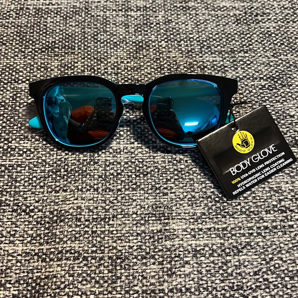 NWT Body Glove MEN'S REFLECTIVE FRAME Sunglasses